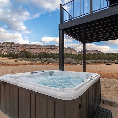 Вилла Red Canyon Casita-Brand New, Views, Hot Tub, Near Zion & Bryce Ордервилл Экстерьер фото